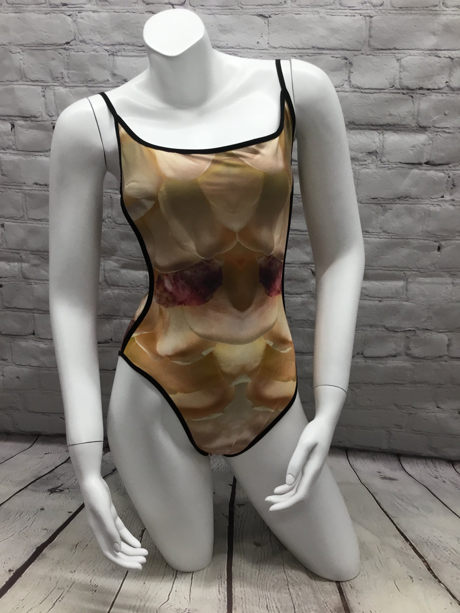 Maldire - Roses Collection Adjustable Strap Camisole Judeo