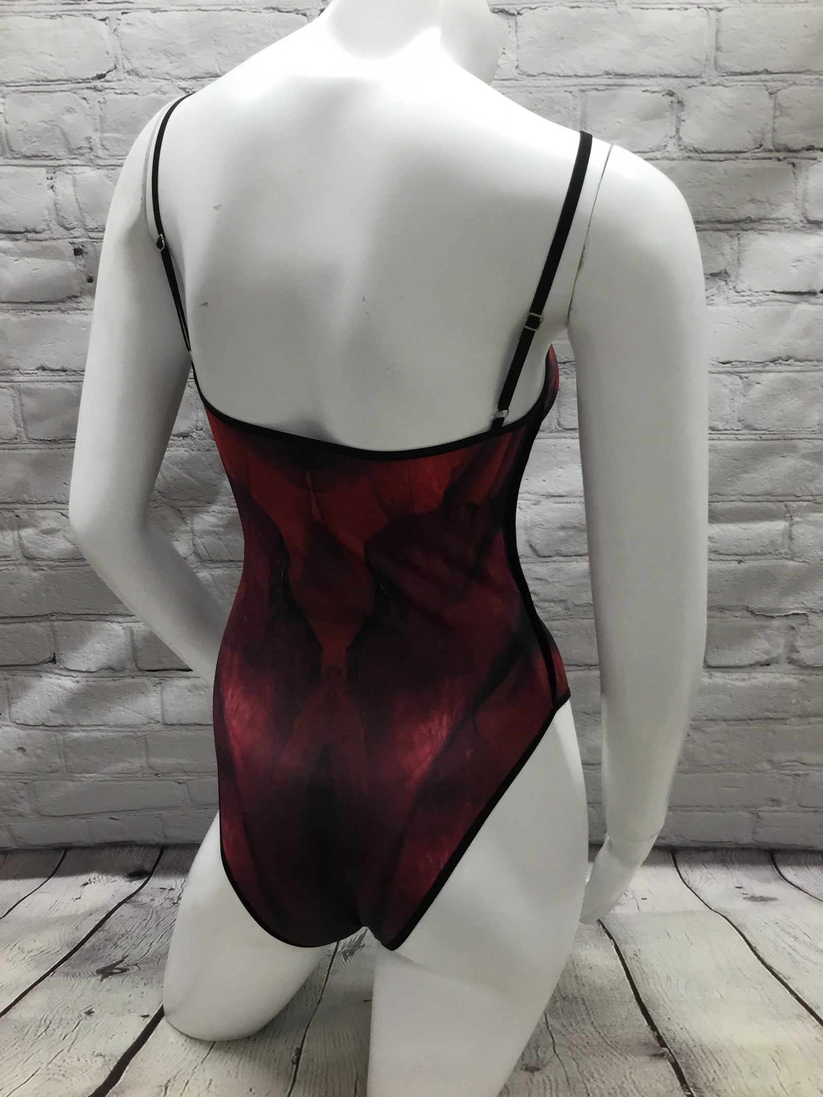 Maldire - Roses Collection Adjustable Strap Camisole Munst